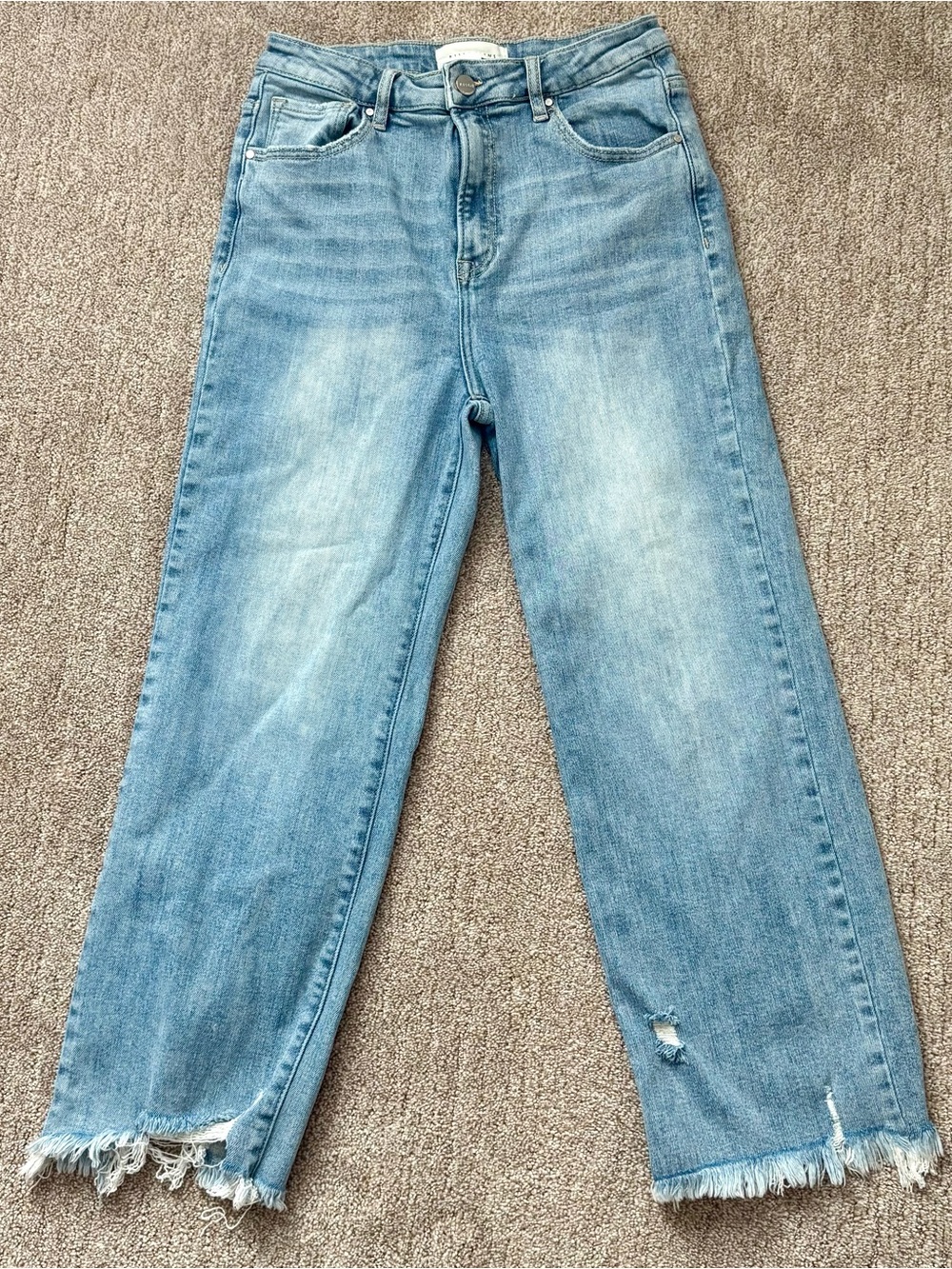 Women’s Light Wash Wide Leg Jeans with Frayed Hem Size 9/29